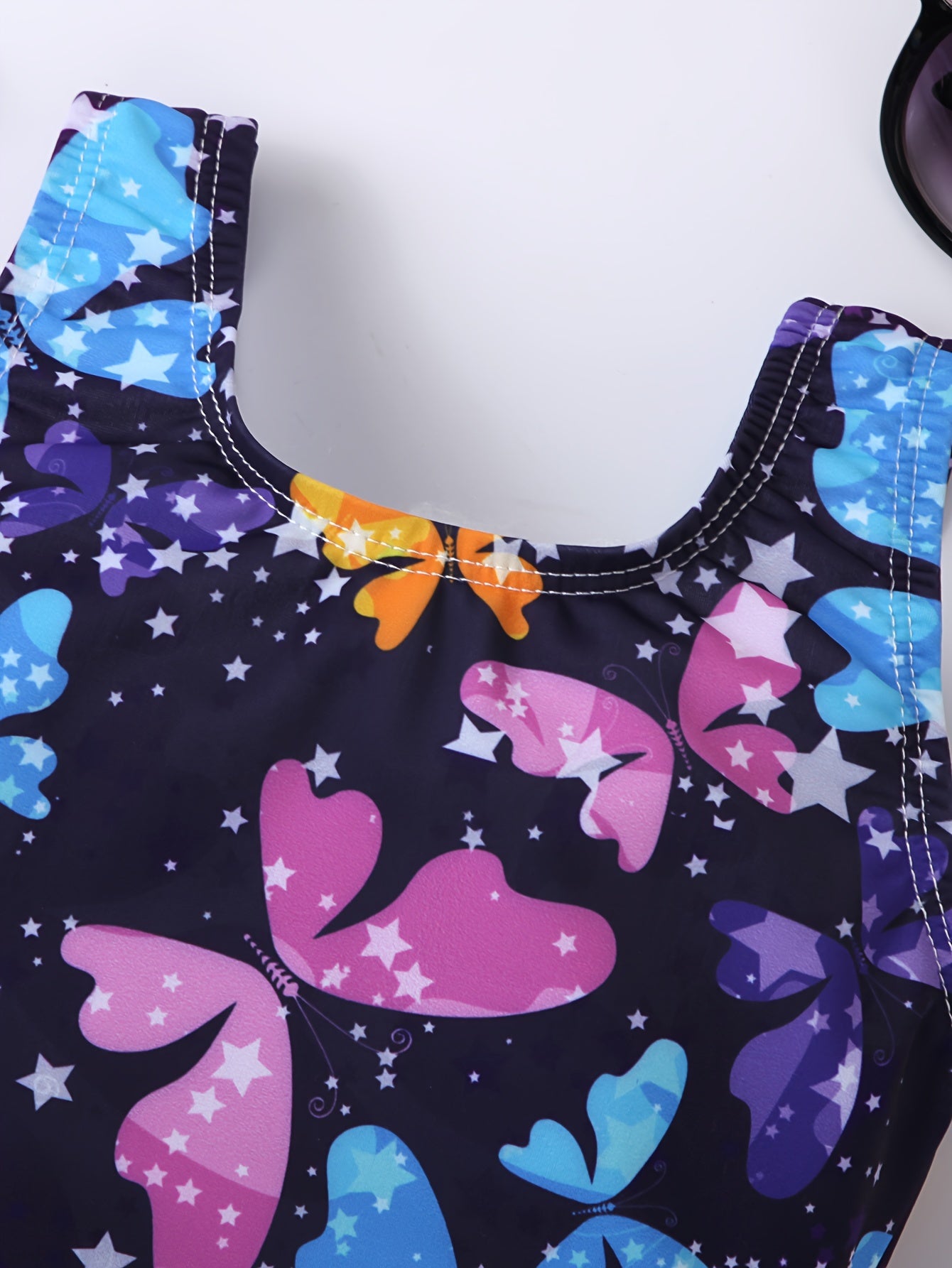 1-Piece Girls Butterflies Print Swimsuit - Sleeveless, Stretchy & Vibrant Design - Perfect for Pool & Beach Adventures