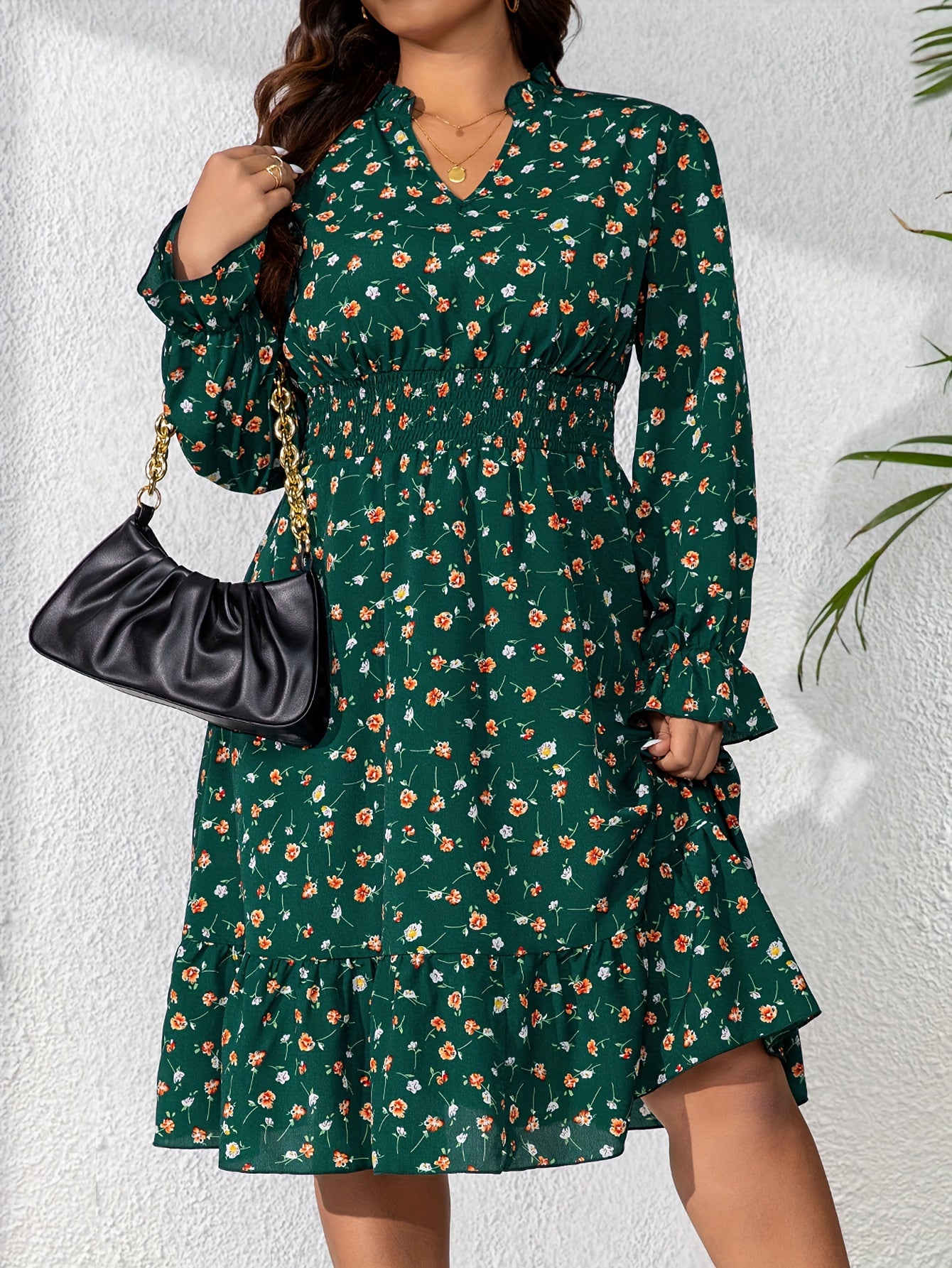 Plus Size Womens Flattering Smock Dress - Eye-Catching Ditsy Print with Lantern Sleeves, V Neck & Defined Waist - Ultra-Comfortable Casual Style