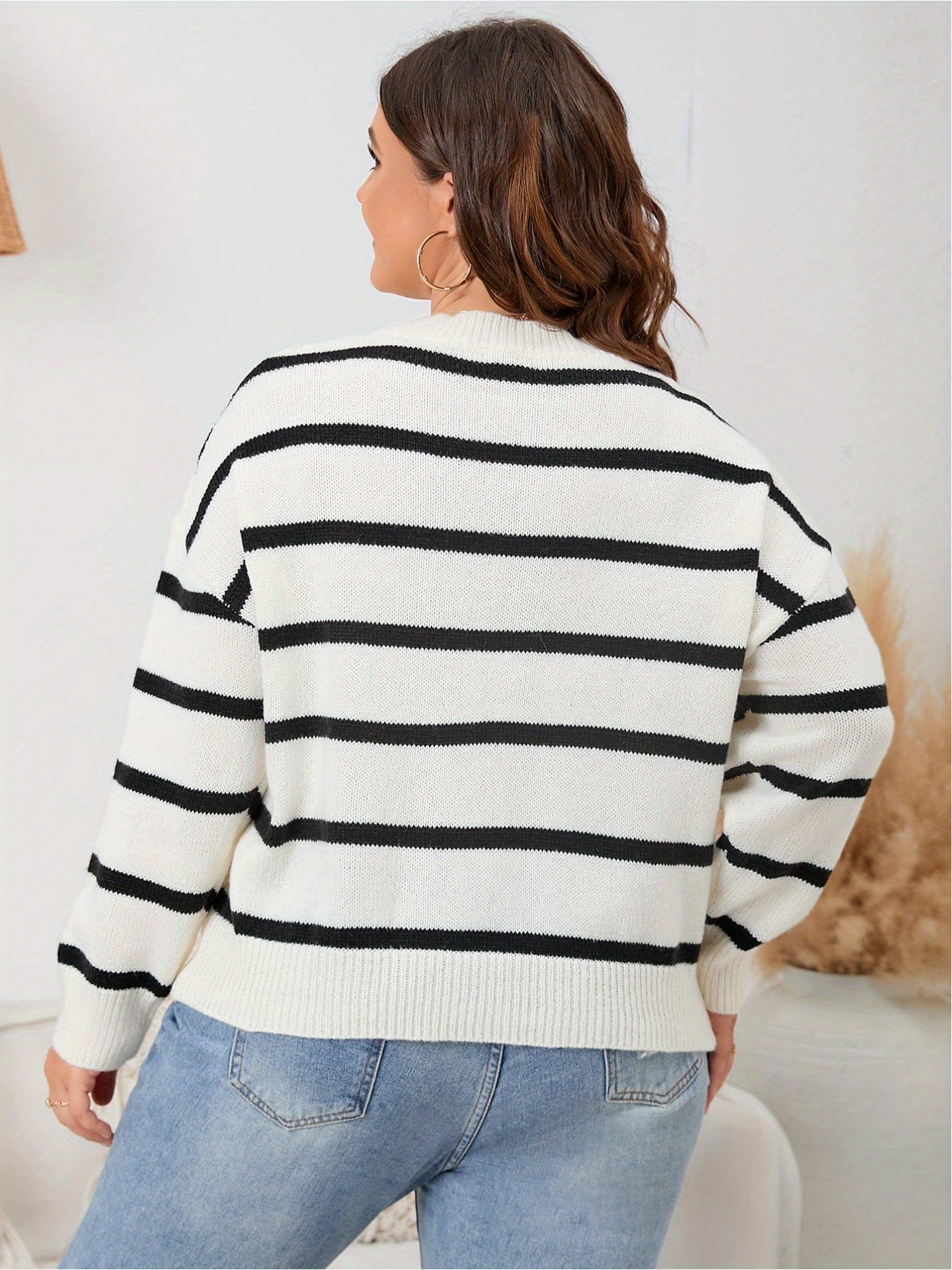 Plus Size Stripe Pattern Color Block Sweater, Casual Drop Shoulder Crew Neck Long Sleeve Sweater For Fall & Winter, Women's Plus Size Clothing