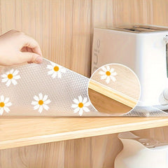 Anti-Bacterial Plastic Shelf Liner Roll – Washable & Recyclable Drawer Mat, Multi-Purpose Cabinet Non-Adhesive Grip Pad for Kitchen, Fridge, Table with Daisy Design (1 Roll)