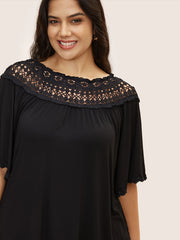 Plus Size Cutout Lace Stitching T-Shirt, Casual Crew Neck Short Sleeve T-Shirt, Women's Plus Size Clothing