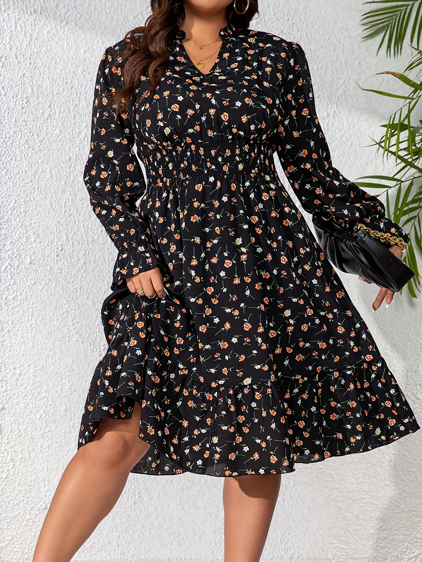 Plus Size Womens Flattering Smock Dress - Eye-Catching Ditsy Print with Lantern Sleeves, V Neck & Defined Waist - Ultra-Comfortable Casual Style