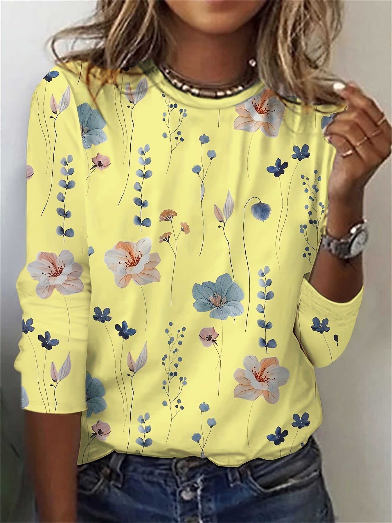 Trendy Floral Print Womens Sweatshirt - Soft & Comfortable, Long Sleeve Crew Neck - Perfect for Spring & Fall, Versatile Closet Essential