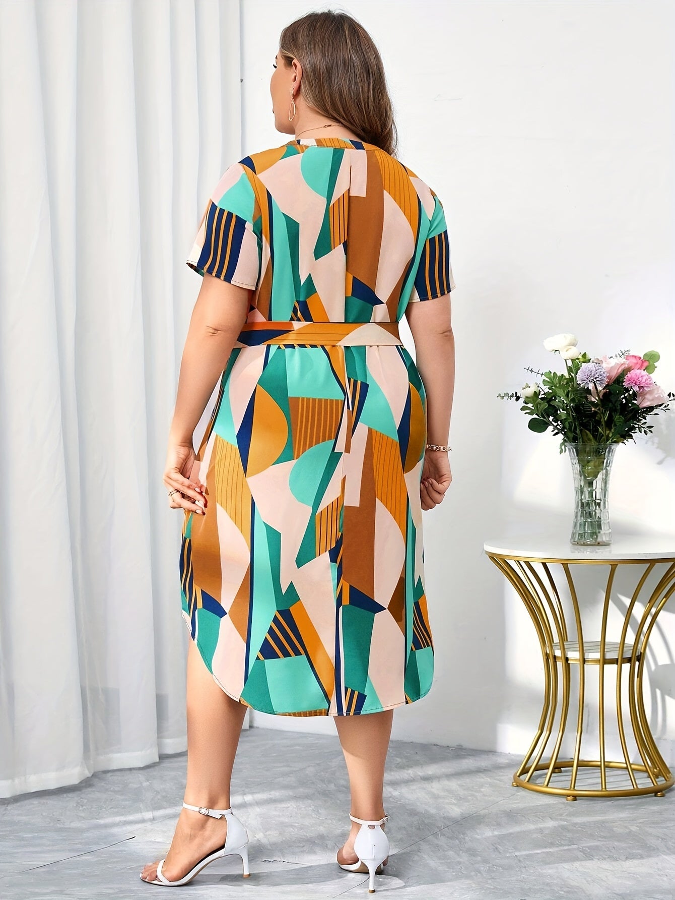 Plus Size Striped Dress with Notched Neck - Comfortable Short Sleeves for Casual Chic - Designed for Curvy Womens Fashion