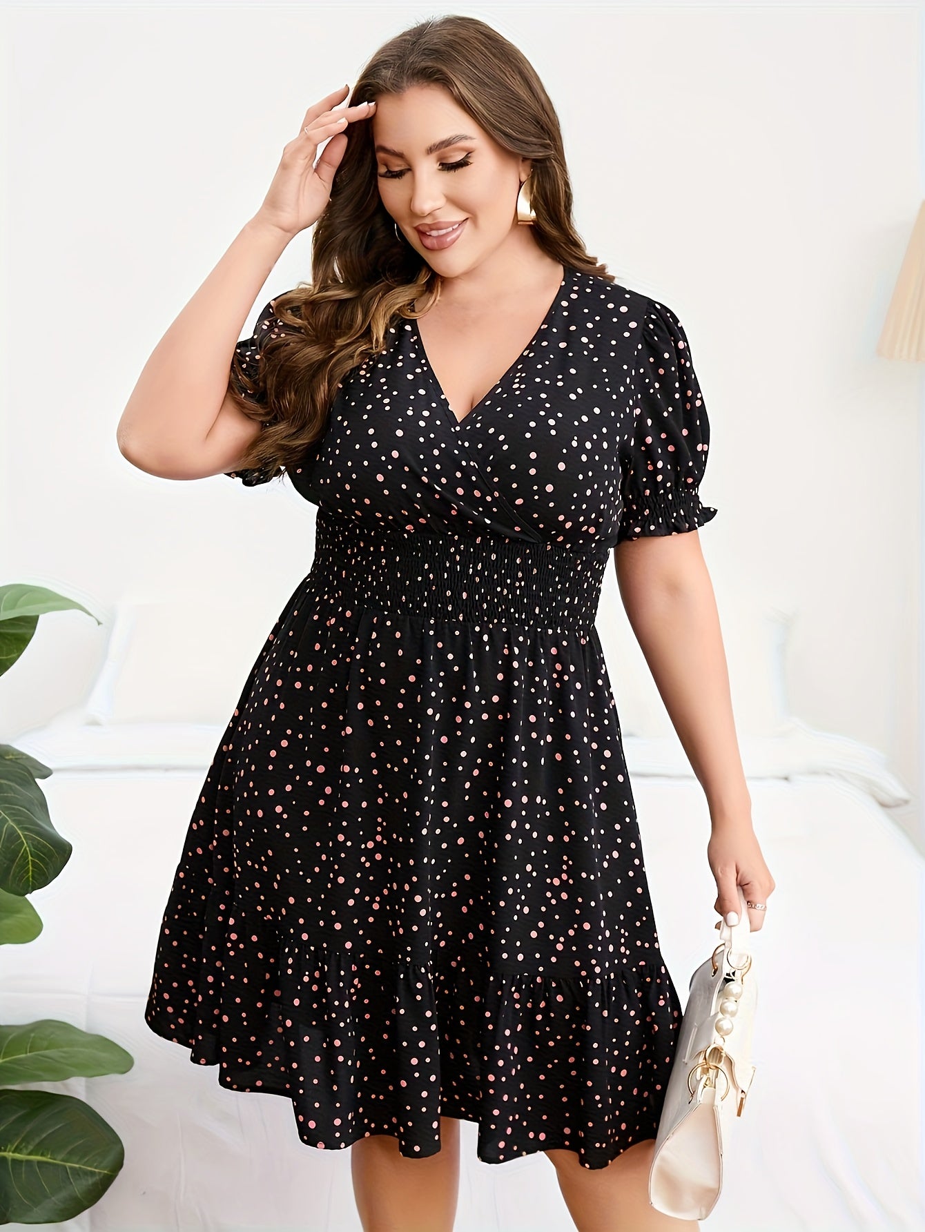 Plus Size Polka Dot Print Shirred Dress, Elegant Puff Sleeve V Neck Dress For Spring & Summer, Women's Plus Size Clothing