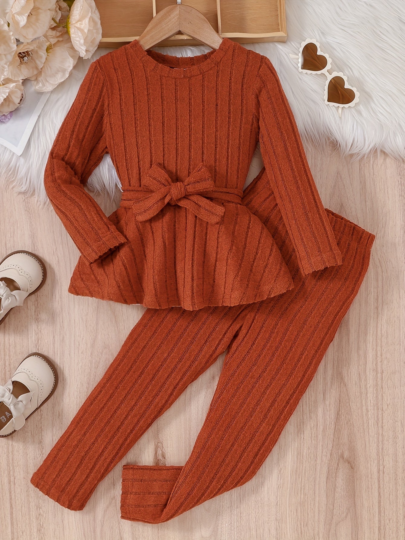 2Pcs Girls Cozy Winter Outfit Set - Chic Long Sleeve Crew Neck Top with Bowknot Detail & Snug Pants - Ideal for Fall Casual Wear