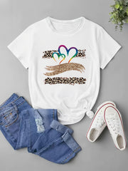 Plus Size Heart & Leopard Print T-Shirt, Casual Short Sleeve Top For Spring & Summer, Women's Plus Size Clothing