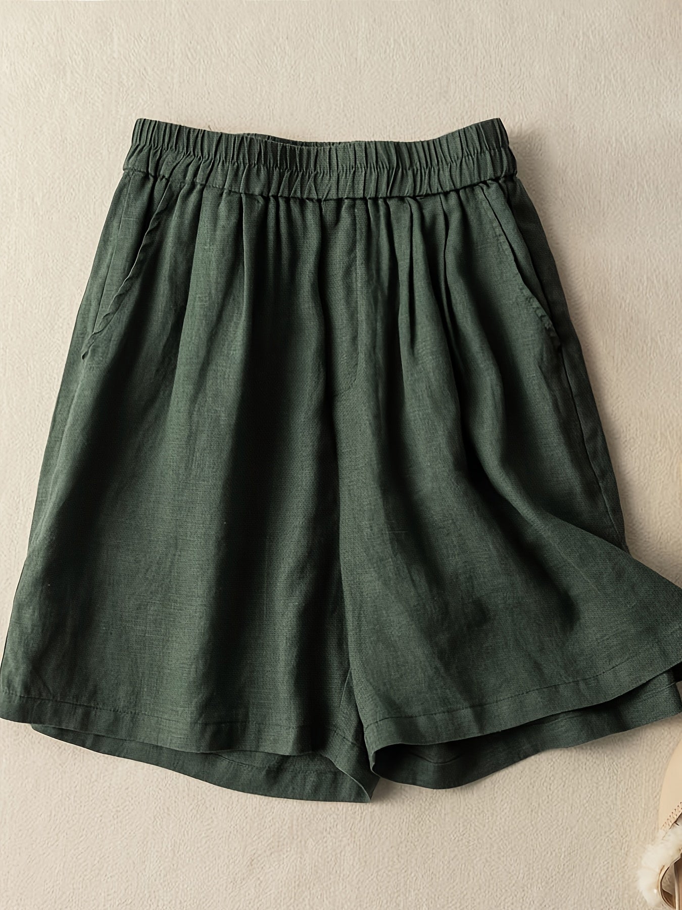 Womens Solid Color Elastic Waist Shorts - Fashionable Comfort for Casual Summer Days - Versatile Wardrobe Staple