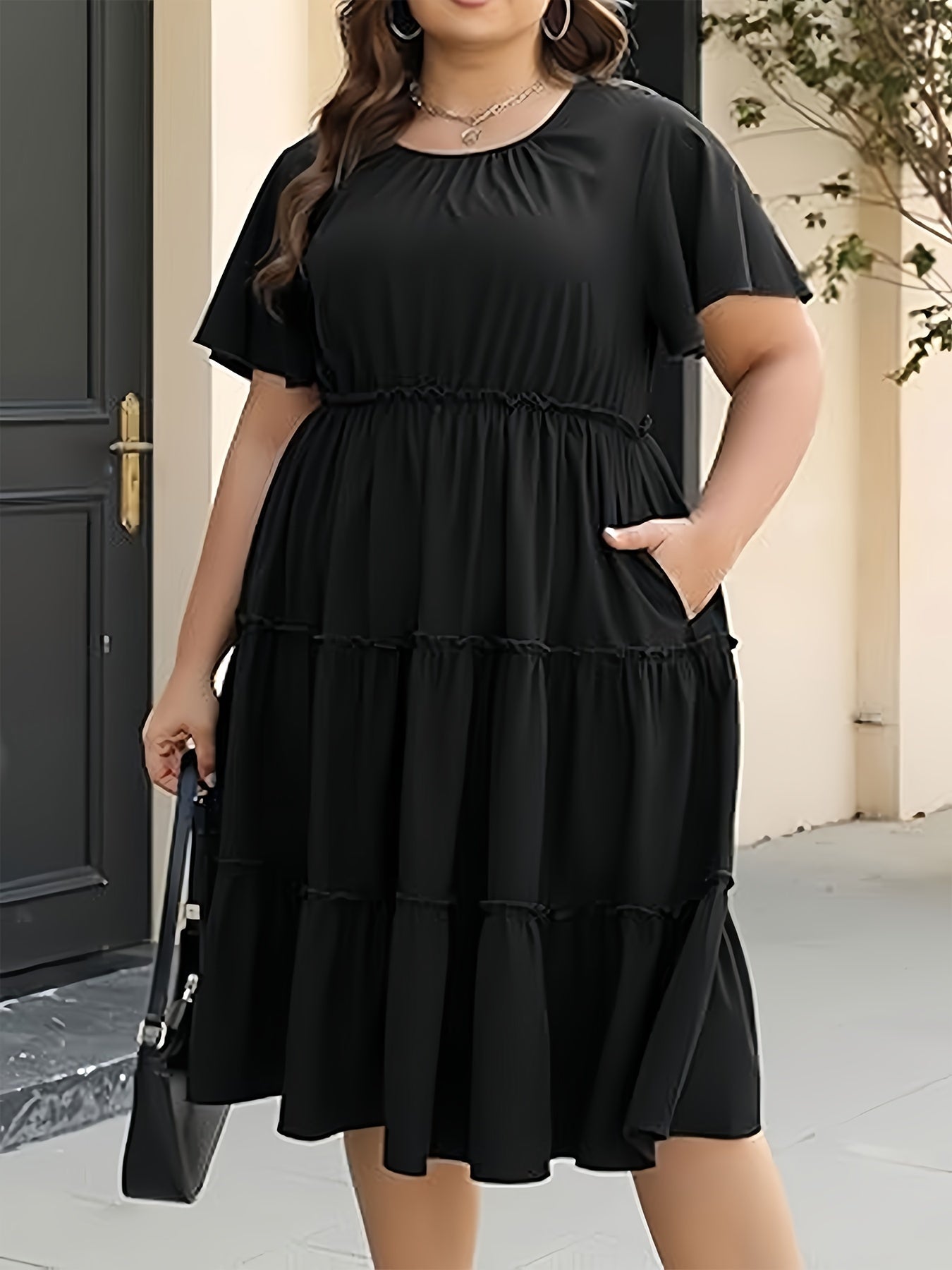 Plus Size Solid Tiered Lettuce Trim Dress, Elegant Pocket Ruched Short Sleeve Crew Neck Dress For Spring & Summer, Women's Plus Size Clothing