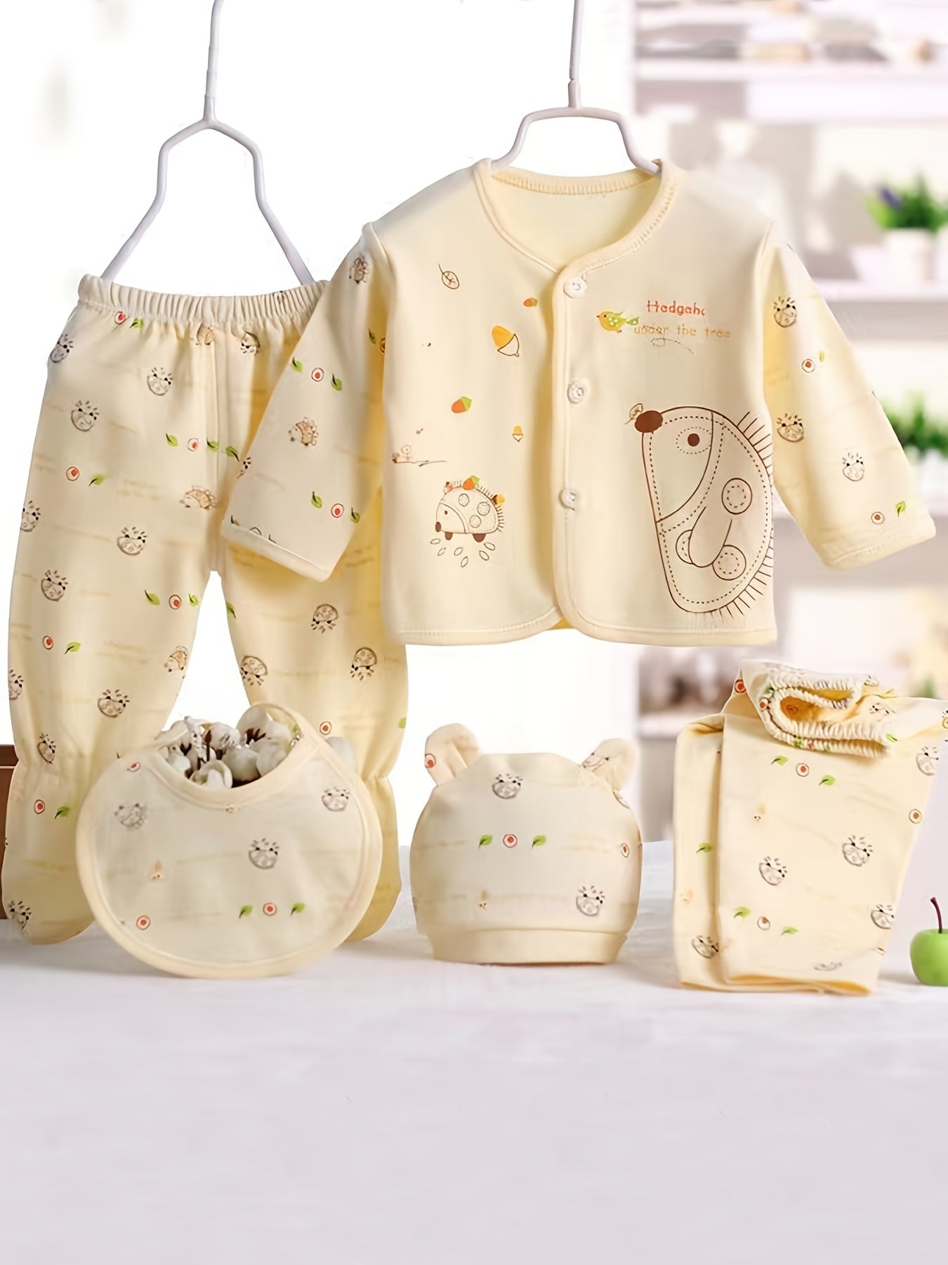 Adorable 5-Piece Baby Girl Outfit Set - Cartoon Long Sleeve Top, Pants, Hat & Bib!