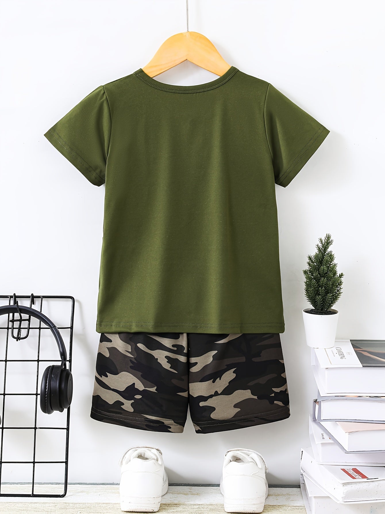 2pcs Boys Casual Camouflage Stitching Short Sleeve T-shirt & Shorts Set, Comfy Summer Boys Clothes