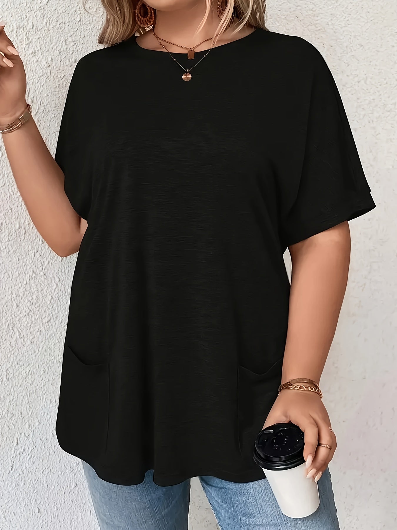 Plus Size ComfortFit T-Shirt with Handy Pockets - Solid Crew Neck Design - Effortless Casual Style for Curvy Women