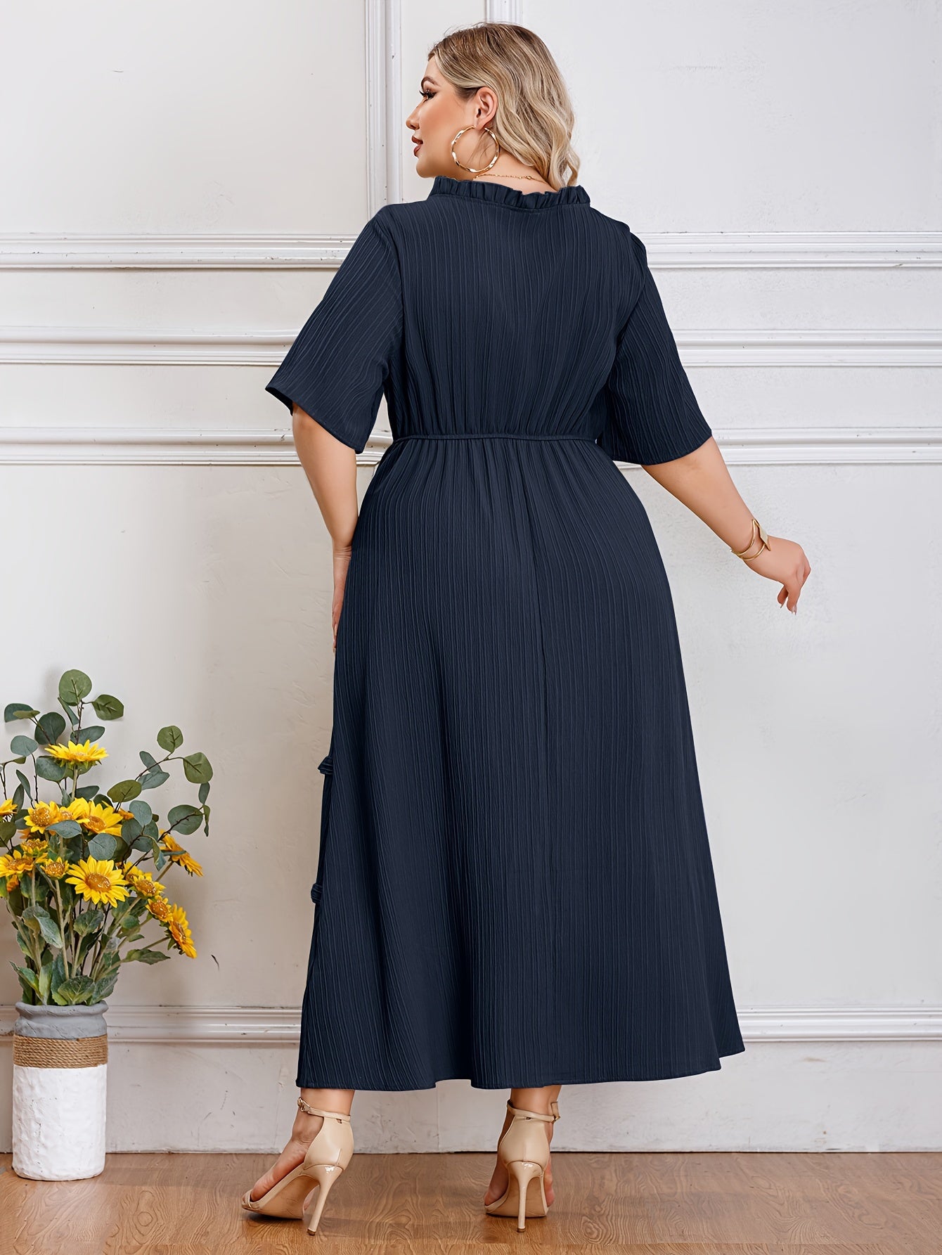 Plus Size Textured Solid Lettuce Trim Dress, Casual Crew Neck Short Sleeve Midi Dress, Women's Plus Size Clothing