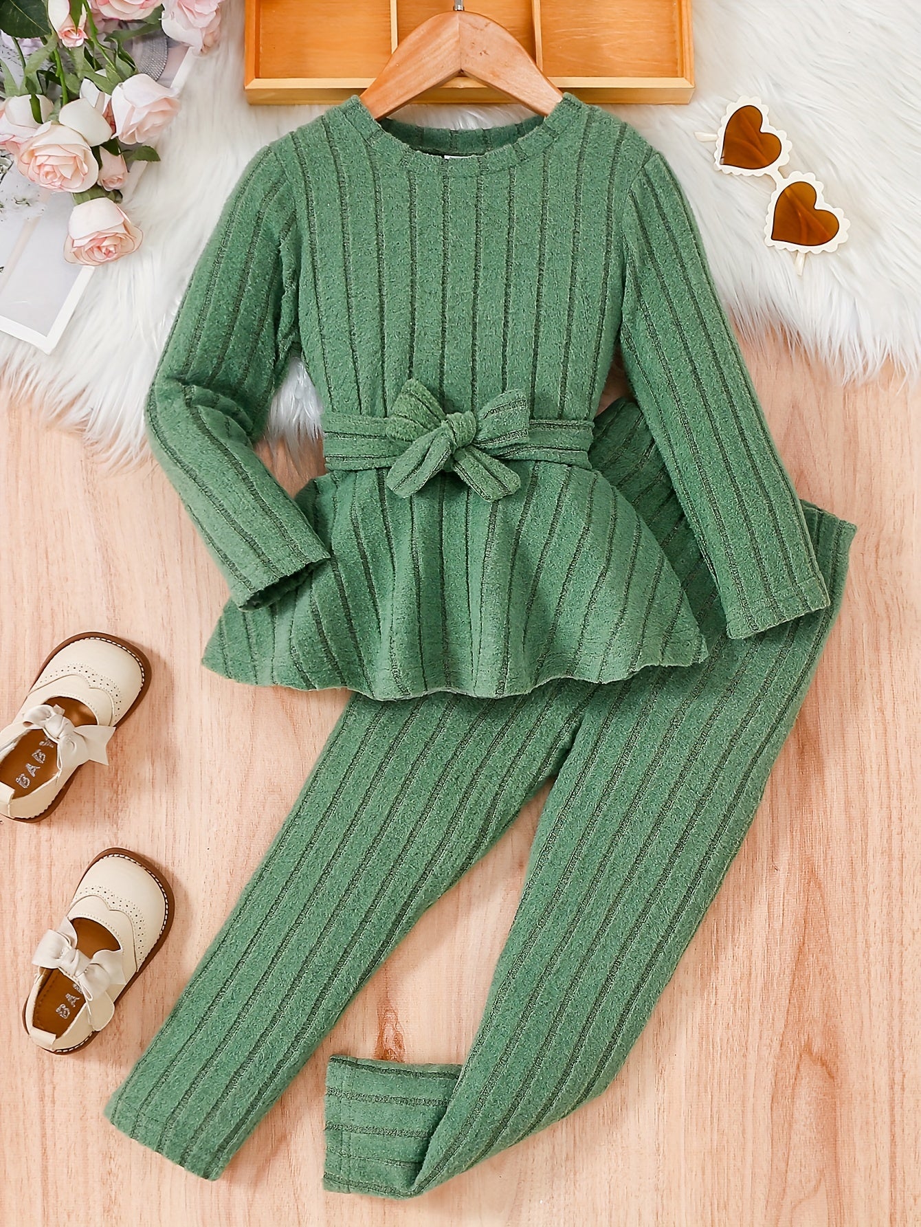 2Pcs Girls Cozy Winter Outfit Set - Chic Long Sleeve Crew Neck Top with Bowknot Detail & Snug Pants - Ideal for Fall Casual Wear